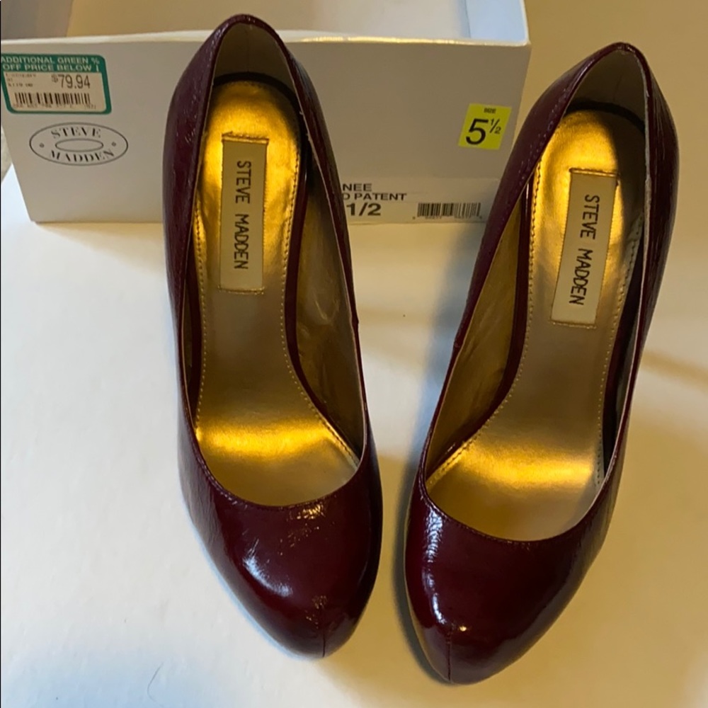 Steve Madden Deep red pumps